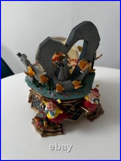 RARE Disney Store Alice in Wonderland Snow Globe Queen Hearts READ