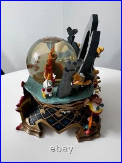 RARE Disney Store Alice in Wonderland Snow Globe Queen Hearts READ
