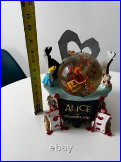 RARE Disney Store Alice in Wonderland Snow Globe Queen Hearts READ