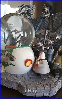 RARE Disney Store Nightmare Before Christmas Large Musical Snow Globe With Box22