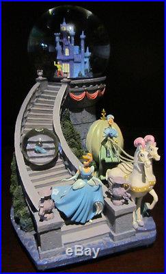 RARE Disney Store Princess Cinderella Castle Glass Slipper Snowglobe Music Box