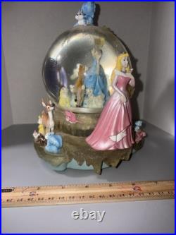 RARE Disney princess snow globe RARE Disney princess snow globe