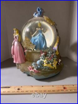 RARE Disney princess snow globe RARE Disney princess snow globe