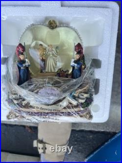 RARE Vintage 1948 Walt Disney Musical Snow Globe Cinderella (Batt-Op) RARE Vintage 1948 Walt Disney Musical Snow Globe Cinderella (Batt-Op)