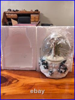 Rare Anastasia Crossroads Snow Globe San Francisco Music Box Co. 1997 NEW COND Rare Anastasia Crossroads Snow Globe San Francisco Music Box Co. 1997 NEW COND