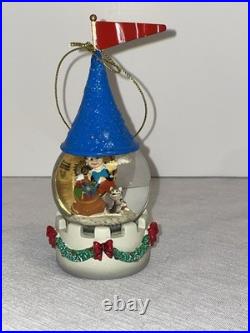 Rare Bradford Exchange Disney Cinderella's Castle Snow Globe Display