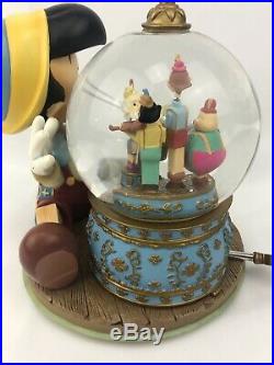 Rare Disney Pinocchio and Figaro Magic Musical Snow Globe Brahm's Waltz
