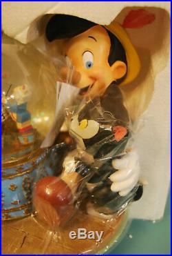 Details about   Disney Pinocchio & Figaro Magic Musical Snow Globe Brahm's Waltz JIMMY 