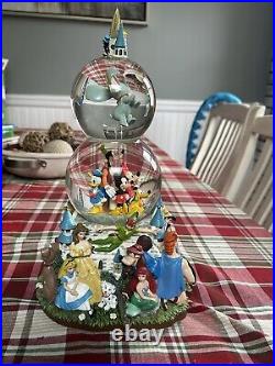 Rare Disney World Cinderella castle Snow Globe Snow Globe Music Box