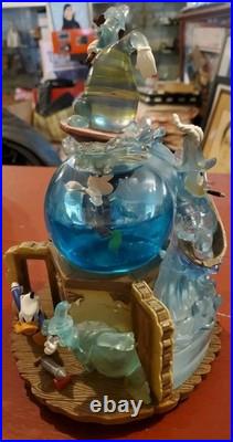Rare Musical Disney Lonesome Ghost Snow Globe Grim Grinning Ghosts