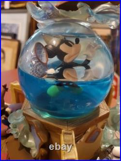 Rare Musical Disney Lonesome Ghost Snow Globe Grim Grinning Ghosts