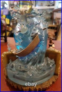 Rare Musical Disney Lonesome Ghost Snow Globe Grim Grinning Ghosts