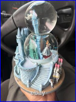 Rare disney collectibles snowglobes Rare disney collectibles snowglobes