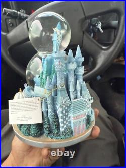Rare disney collectibles snowglobes Rare disney collectibles snowglobes