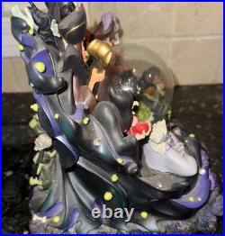Tha Art of Disney Villains Musical Snow Globe. Park Exclusive Limited Edition