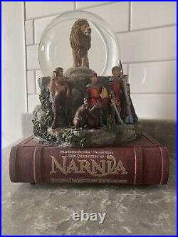 The Chronicles of Narnia Snow Globe Disney, Musical box & lights ON NARNIA BOOK