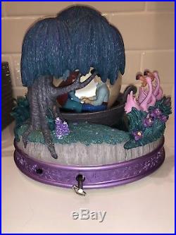 The Little Mermaid Ariel Disney Store Snowglobe EXTREMELY RARE