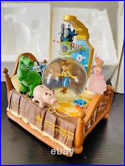 Ultra Rare? Toy Story Snow Globe Disney Music Box Andy's Bed Woody Bo-peep