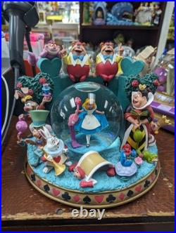 VERY RARE Alice in Wonderland Musical Snow Globe Disney Store VERY RARE Alice in Wonderland Musical Snow Globe Disney Store
