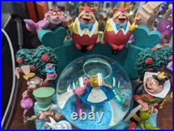 VERY RARE Alice in Wonderland Musical Snow Globe Disney Store VERY RARE Alice in Wonderland Musical Snow Globe Disney Store