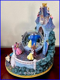 VTG 2003 Disney Dancing Princesses Castle Music Snow Globe Once Upon a Dream