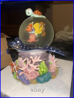 VTG Disney Pixar Finding Nemo Coral Reef Musical Water Globe Over The Waves NIB