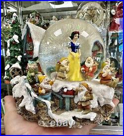 VTG Disney RARE Snow White & The Seven Dwarfs Christmas Snow Globe Jingle Bells