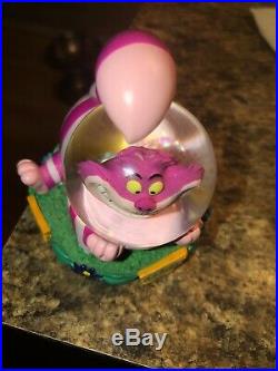 Very Rare Disney Alice in Wonderland Cheshire Cat bobble head snow Water globe