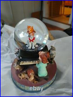 Very Rare Oliver And Company Disney Musical Snow Globe Beautiful