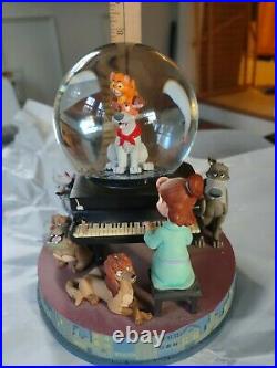 Very Rare Oliver And Company Disney Musical Snow Globe Beautiful