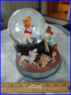 Very Rare Oliver And Company Disney Musical Snow Globe Beautiful