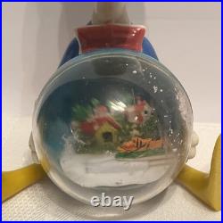 Vintage 1960's Disney Donald Duck SnowithWater Globe Plastic Paperweight Very Rare