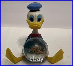 Vintage 1960's Disney Donald Duck SnowithWater Globe Plastic Paperweight Very Rare