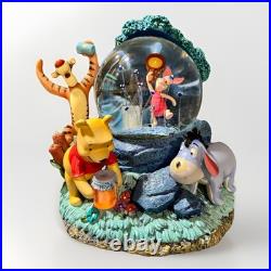 Vintage 1963 Disney Winnie the Pooh Fireflies Snow Globe Lights Up Rare Collecti