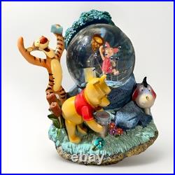 Vintage 1963 Disney Winnie the Pooh Fireflies Snow Globe Lights Up Rare Collecti
