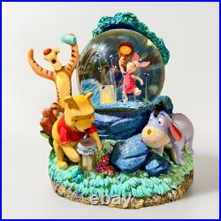 Vintage 1963 Disney Winnie the Pooh Fireflies Snow Globe Lights Up Rare Collecti