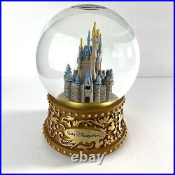 Vintage Cinderella Castle Disney World Parks Musical Embossed Snow Globe -Works