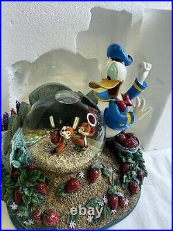 Vintage Disney Donald Duck Song Musical Snow Globe Donald Chip & Dale In Box Vintage Disney Donald Duck Song Musical Snow Globe Donald Chip & Dale In Box