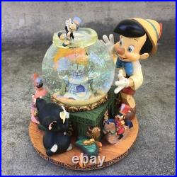 Vintage Disney Pinocchio Toyland Fishbowl Cleo Figoro Musical Snow Globe Jiminy