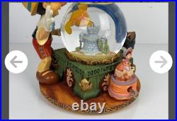 Vintage Disney Pinocchio Toyland Fishbowl Cleo Figoro Musical Snow Globe Jiminy
