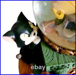 Vintage Disney Pinocchio Toyland Fishbowl Musical Snow Globe Cleo Figaro WORKS