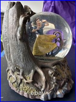 Vintage Disney Snow White In Haunted Woods Rare Large Musical Snowglobe Figure