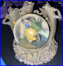 Vintage Disney Snow White In Haunted Woods Rare Large Musical Snowglobe Figure