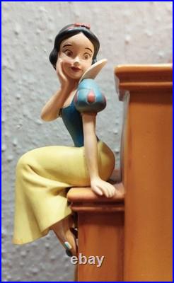 Vintage Disney Store Exclusive Jiminy Cricket & Friends Radio Snow Globe