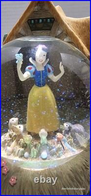 Vntg Snow White And The Seven Dwarfs Mining Musical Globe Disney Store Exclusive
