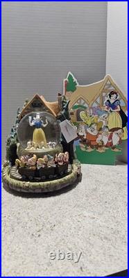 Vntg Snow White And The Seven Dwarfs Mining Musical Globe Disney Store Exclusive