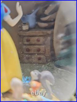 Vntg Snow White And The Seven Dwarfs Mining Musical Globe Disney Store Exclusive