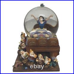 Vtg Disney Snow White Seven Dwarfs Snow Globe light up Music Bed 2002