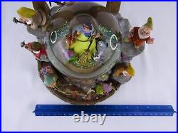 WDW Walt Disney Snow White Seven Dwarfs Snow Globe Whistle While you Work 2007