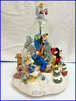 Walt Disney Christmas Snow globe plays G3D